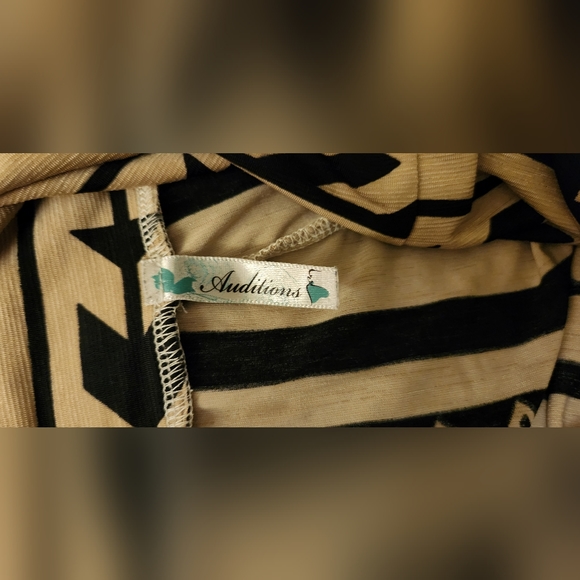 Auditions, flare Leg aztec print elastic waist women pants. - Picture 5 of 5